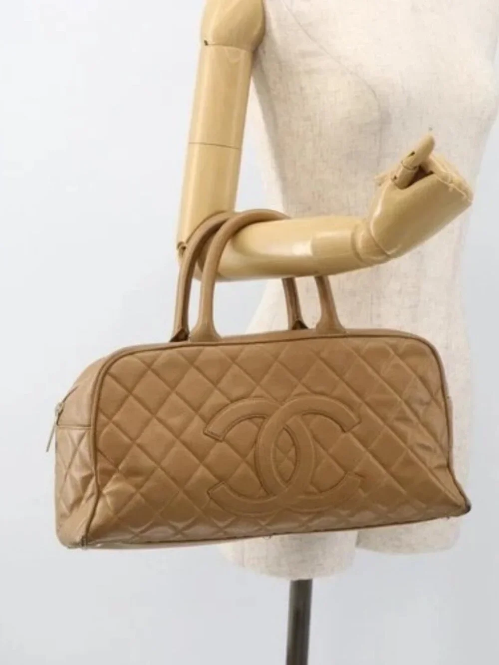 CHANEL Matelasse Boston Bag Grained Calf Skin Beige Gold CC Auth mr2295